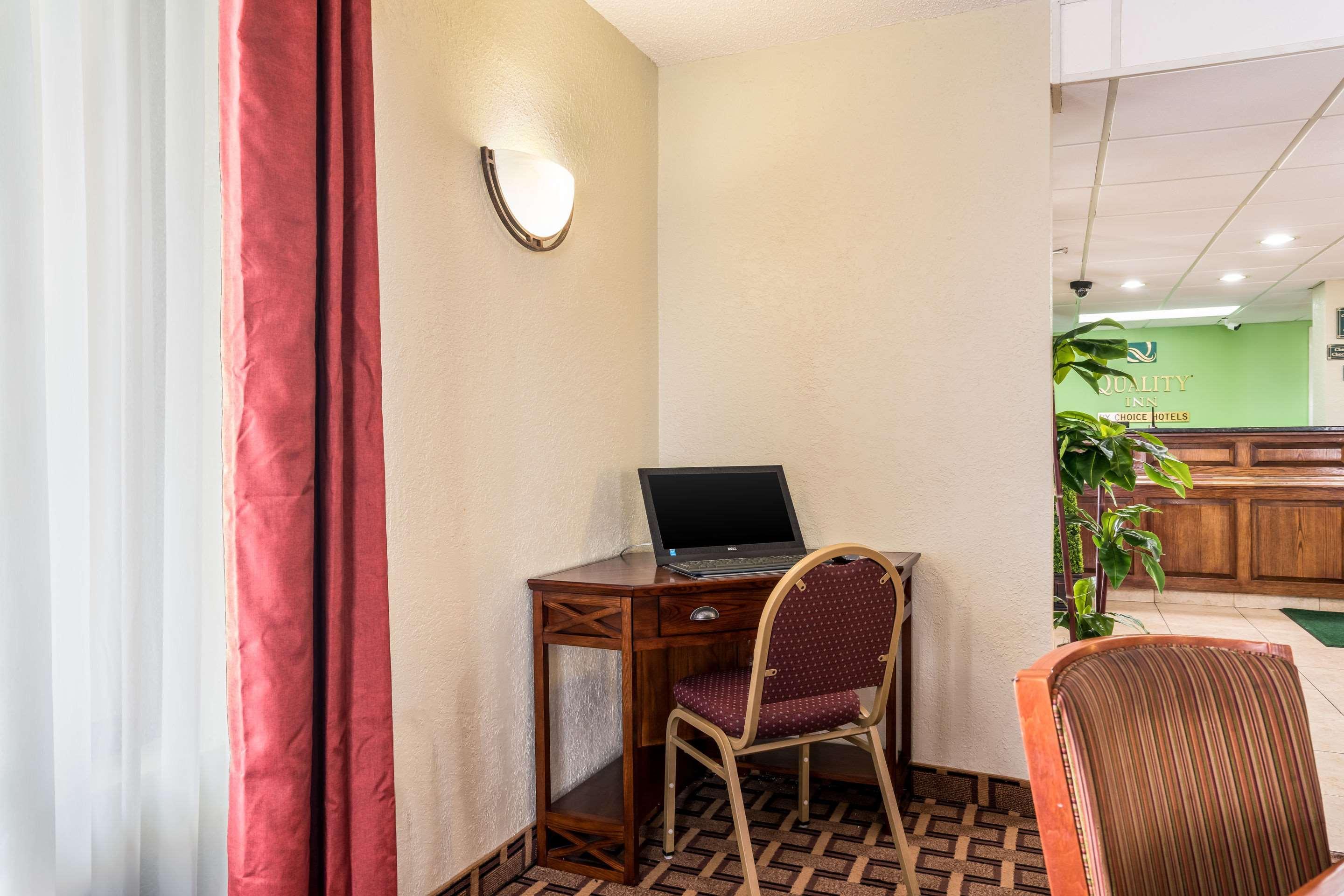Quality Inn North Battleboro Exteriör bild