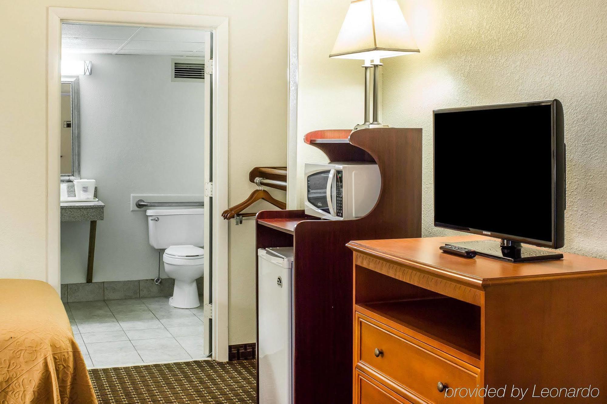 Quality Inn North Battleboro Exteriör bild