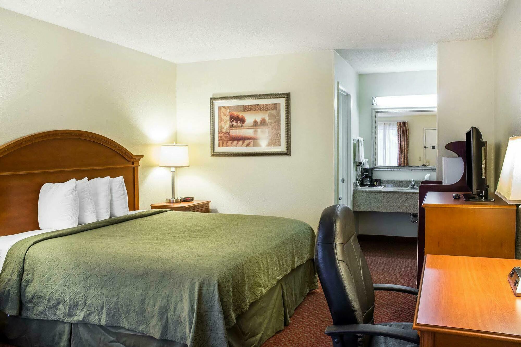 Quality Inn North Battleboro Exteriör bild